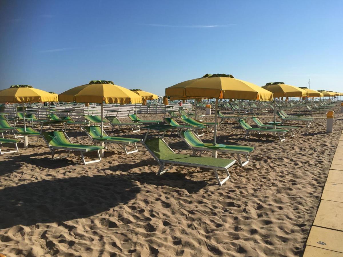 Appartamento Fronte Mare Rimini Zewnętrze zdjęcie