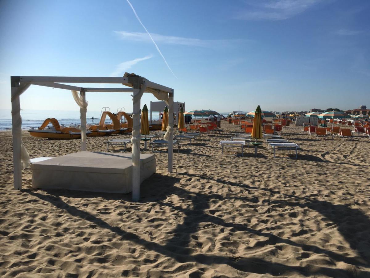 Appartamento Fronte Mare Rimini Zewnętrze zdjęcie